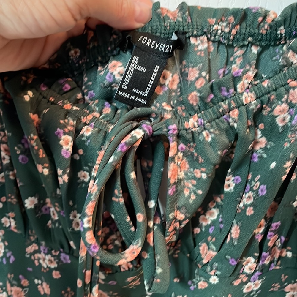 Dress - Picture 2 of 4